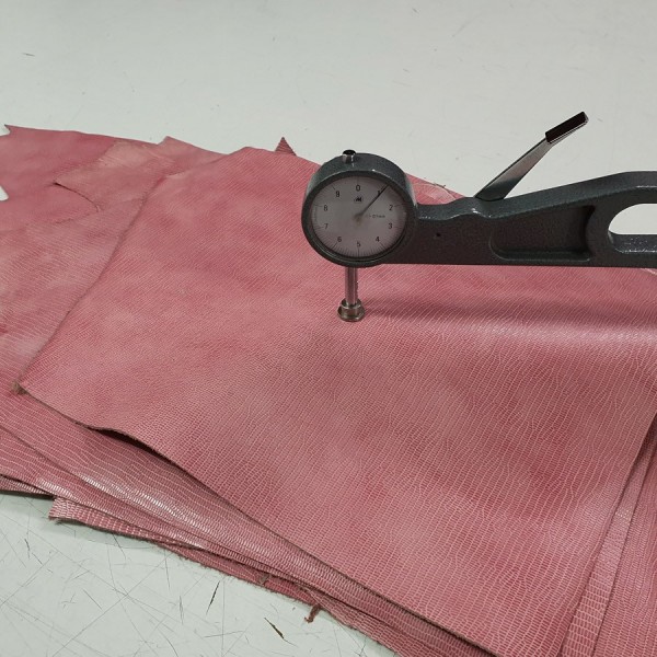 PINK LEATHER PIECES 1753