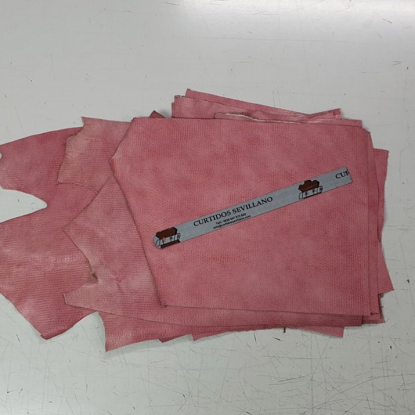 PINK LEATHER PIECES 1753