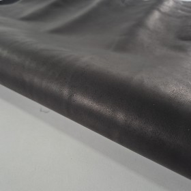 retal de cuero vacuno acabado rustico negro